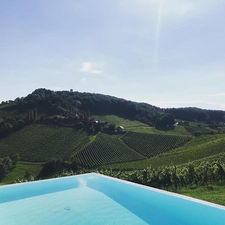 *Brandnew* Modernes Apartment In Den Weinbergen Mit Pool Und Sauna Spielfeld Dış mekan fotoğraf