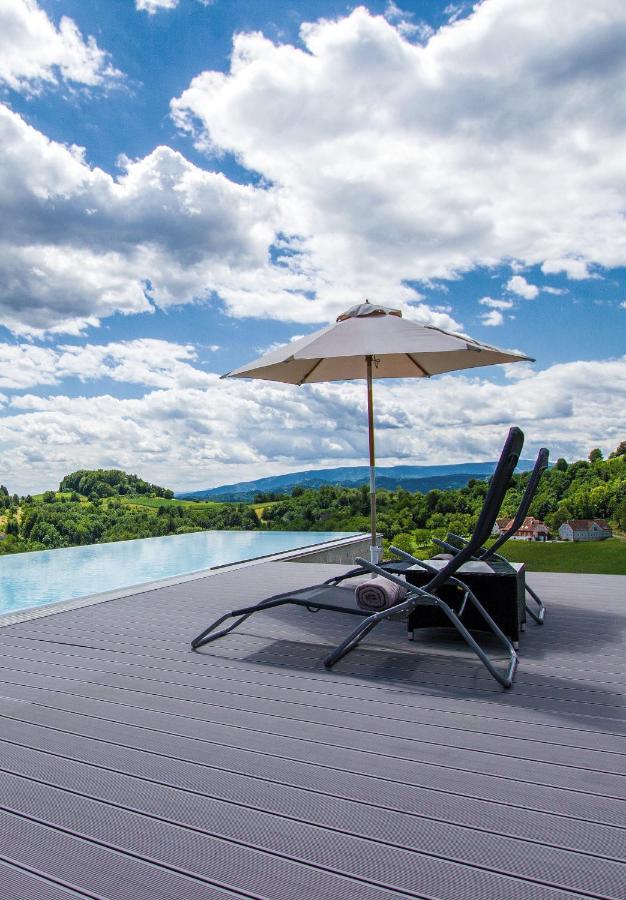 *Brandnew* Modernes Apartment In Den Weinbergen Mit Pool Und Sauna Spielfeld Dış mekan fotoğraf